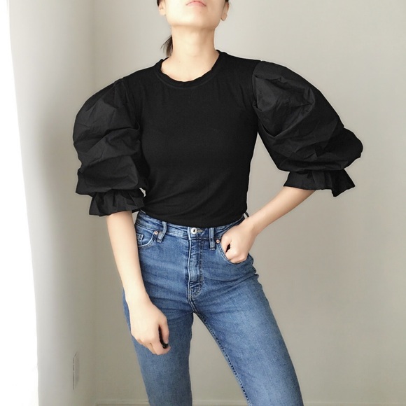 SLIM FIT TOP WITH PUFF SLEEVES - BLACK - Picture 2 of 6
